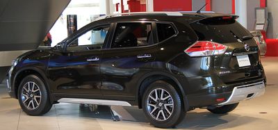 Автостекла Nissan X-Trail III c установкой в Москве